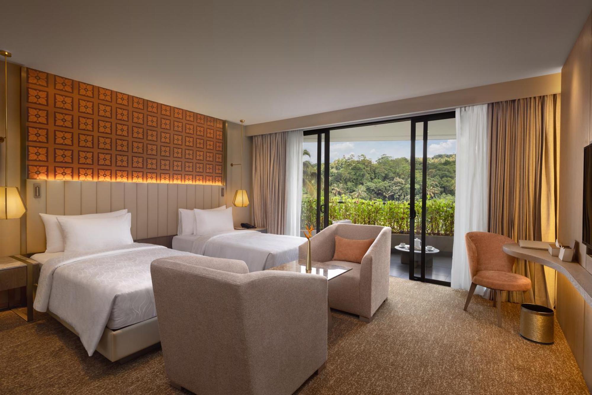 The Golden Crown Hotel 5*