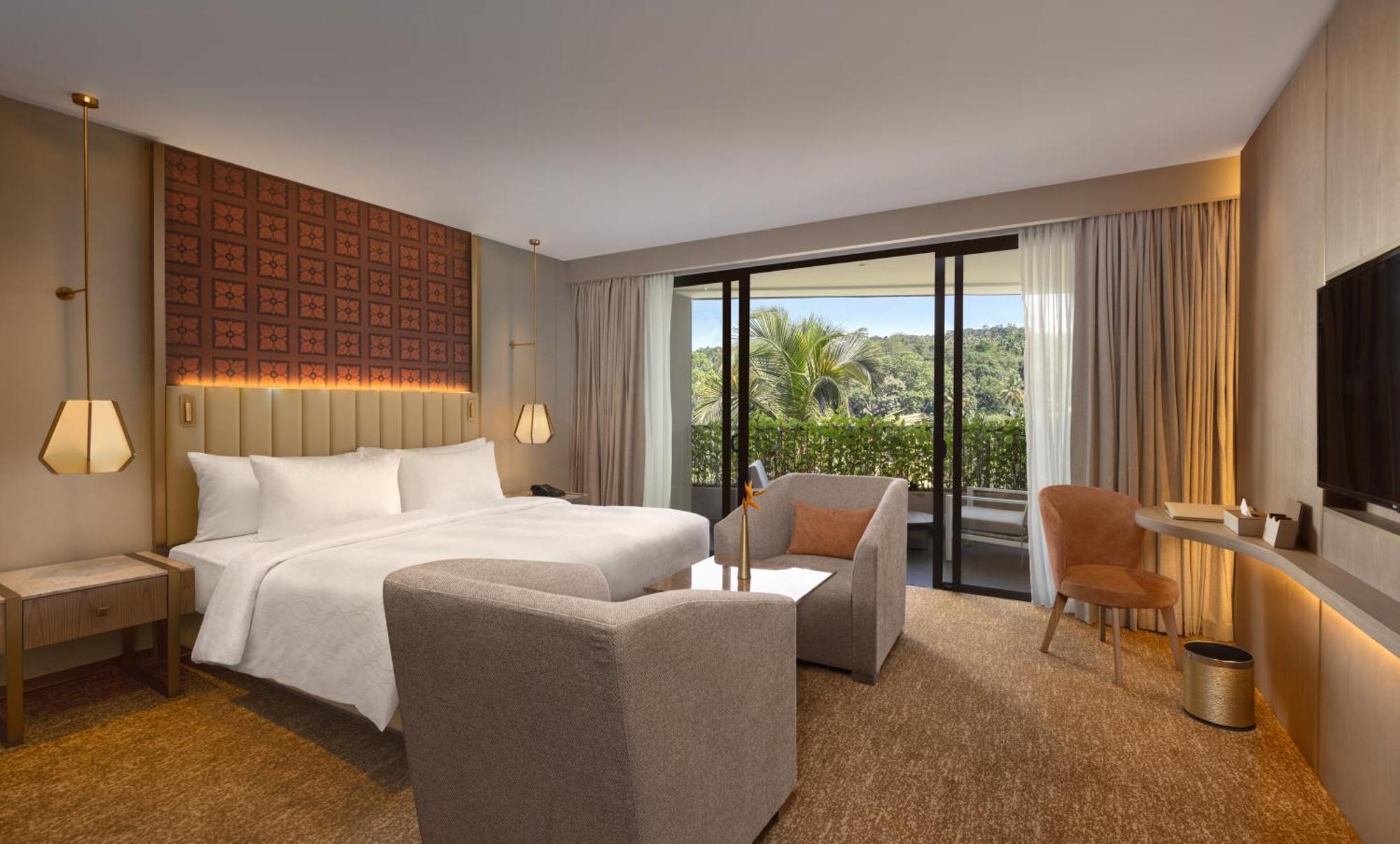 The Golden Crown Hotel 5*